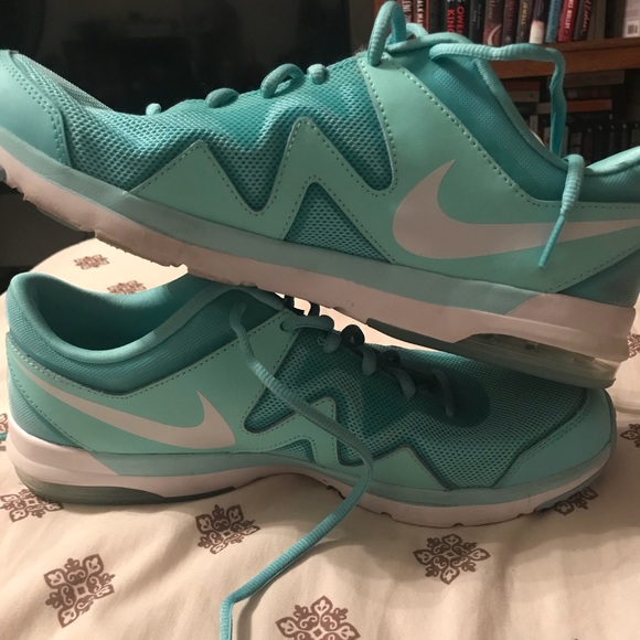 nike air sculpt tr2 ladies trainers